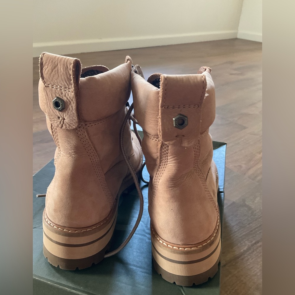 Timberland Women's Courmayr Lace-Up Blush Boots Sz 8.5M - Picture 3 of 9